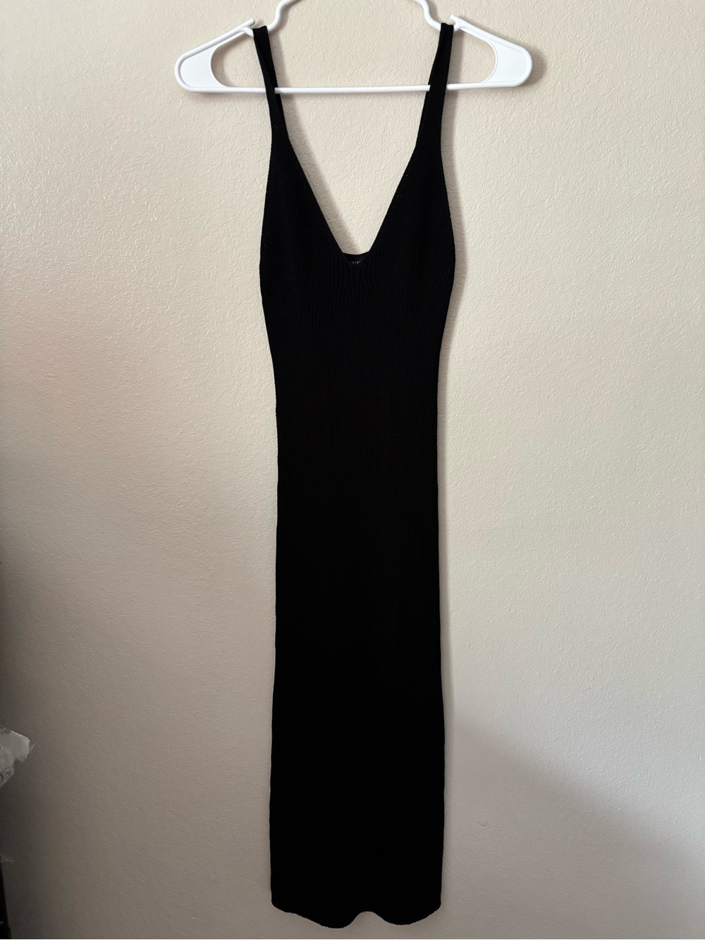 Guess Black Ribbed V-Neck Sleeveless Maxi Dress size small